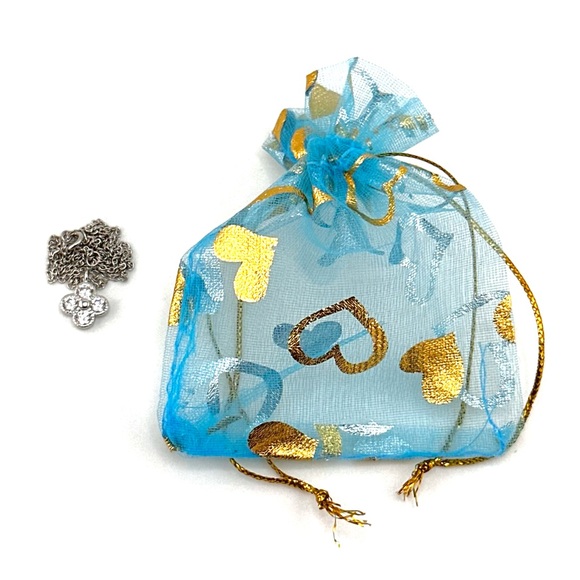 925 Solid Sterling Silver Luxury Clover Pendant Necklace - Picture 8 of 9